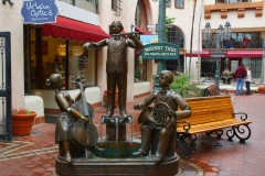 USA, Kalifornien, Santa Barbara, Arkaden, Skulptur Mozart-Trio