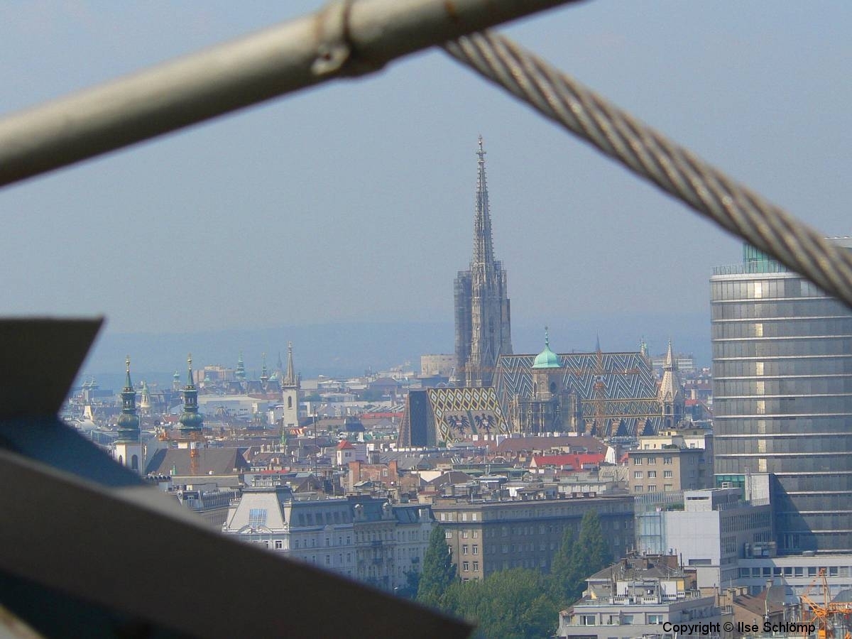 Österreich, Wien, Blick vom Riesenrad Prater auf den Stephansdom