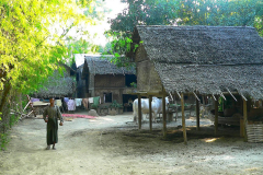 Myanmar, Am Irrawaddy, Besuch eines Dorfes