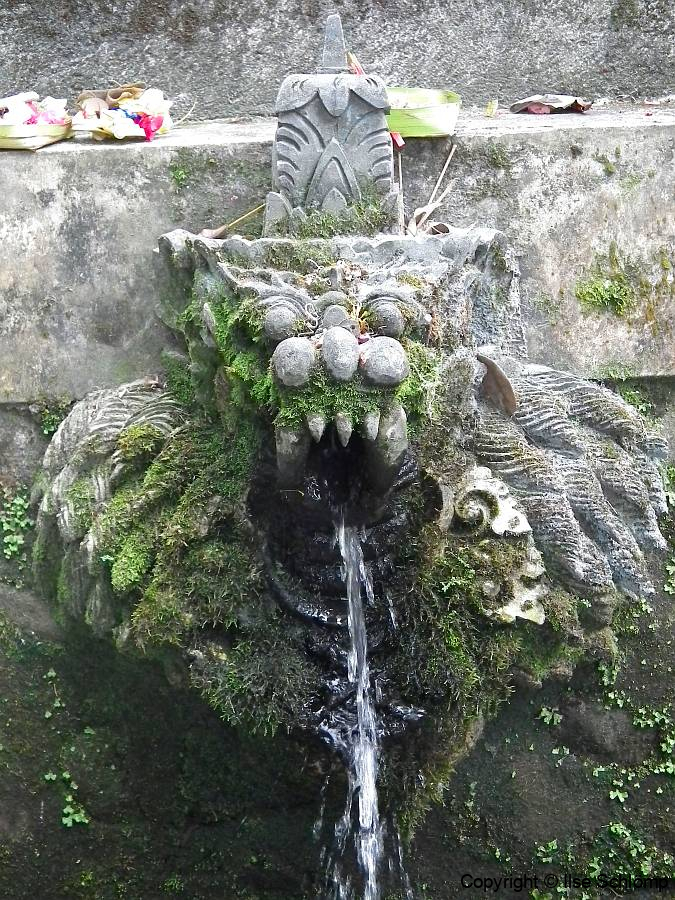 Bali, Batu Karu Tempel