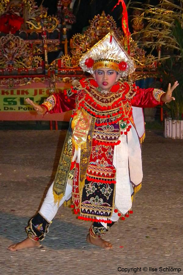 Bali, Traditionelle Tanzaufführung