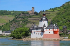 Burg Pfalzgrafenstein mit Burg Gutenfels im Hintergrund, Kaub, Rheinland-Pfalz