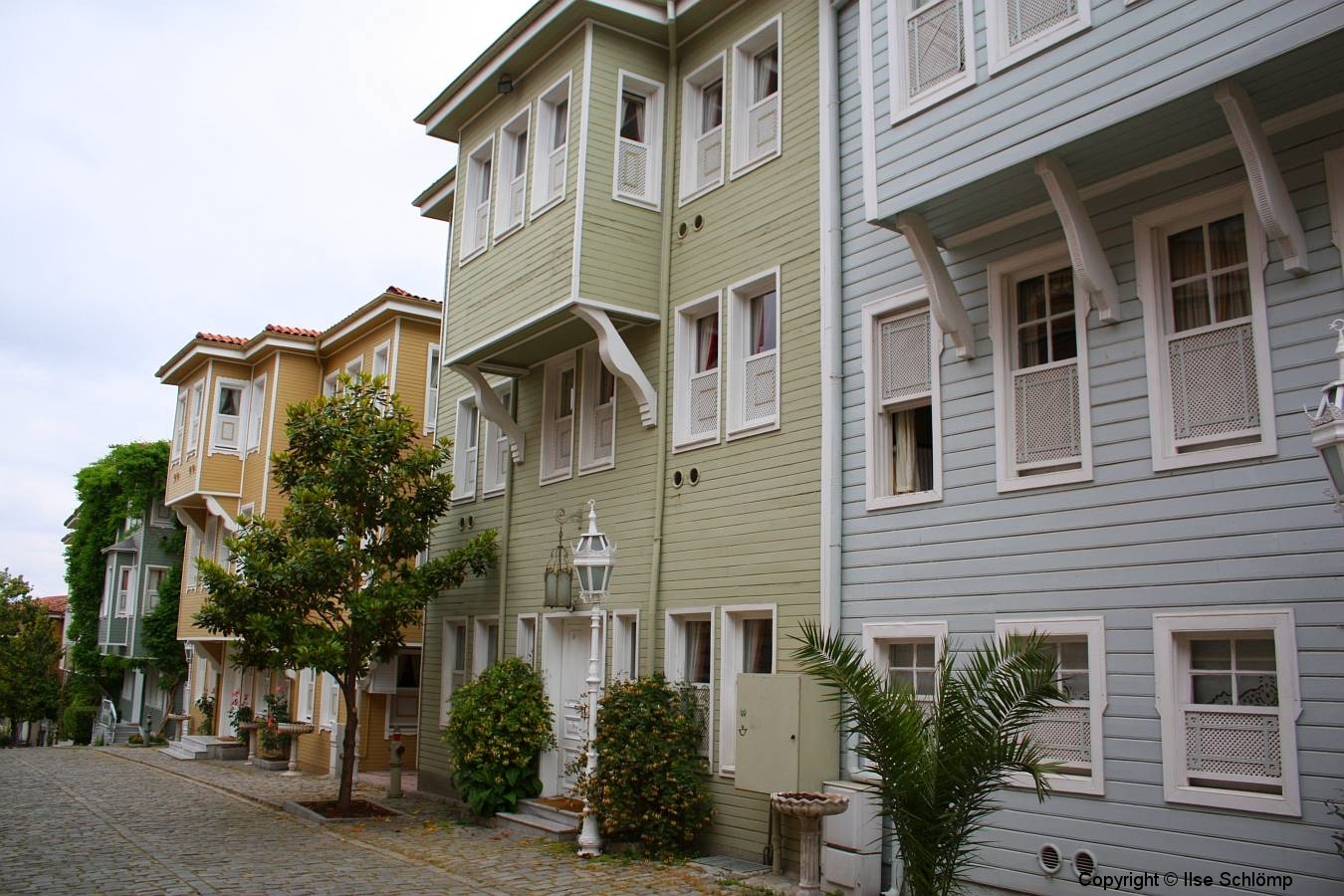 Istanbul, neue Holzhäuser im Wohnviertel hinter der Hagia Sophia