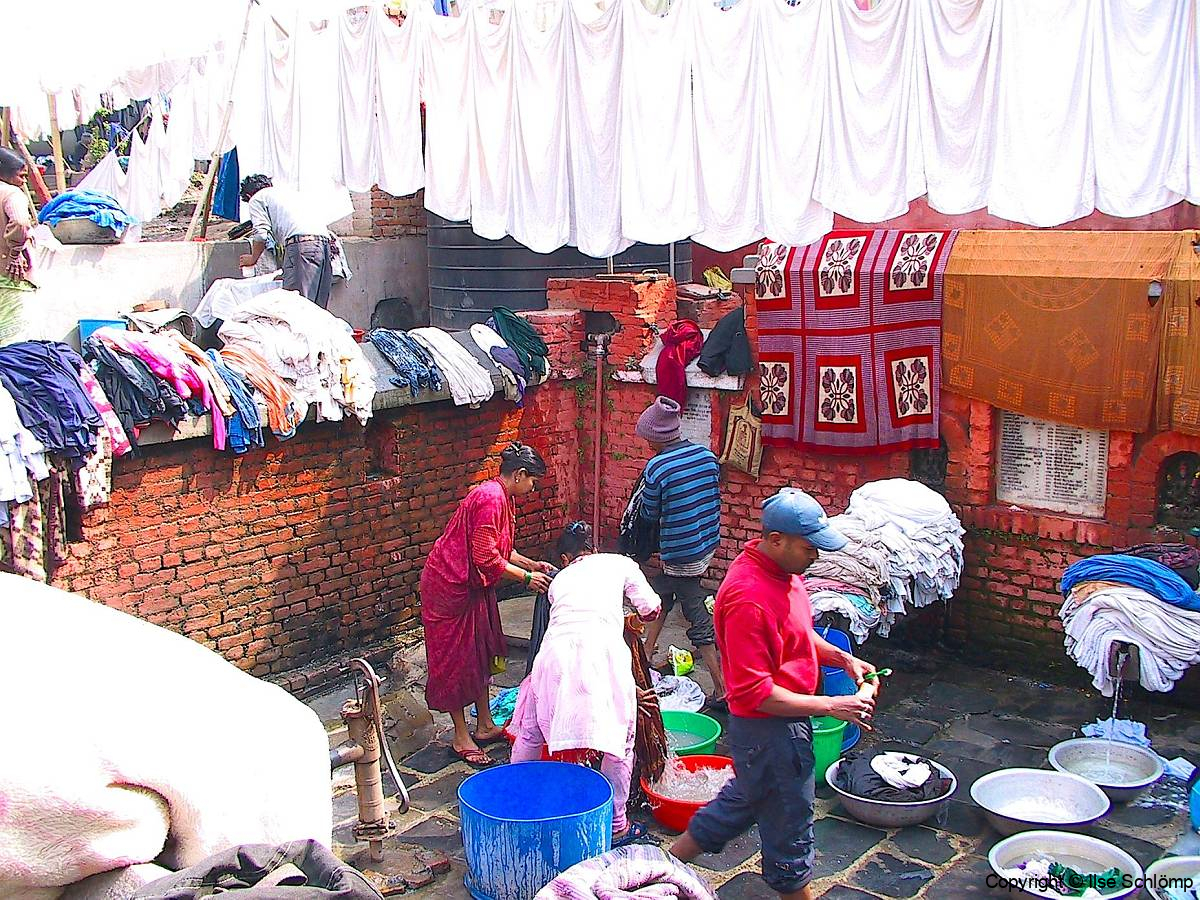 Nepal, Kathmandu, Öffentlicher Waschplatz