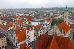 München, Blick vom Alten Peter auf das Spielzeugmuseum und die Heilig-Geist-Kirche