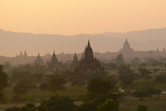 Myanmar, Bagan, Abendstimmung vom Pyathada Tempel