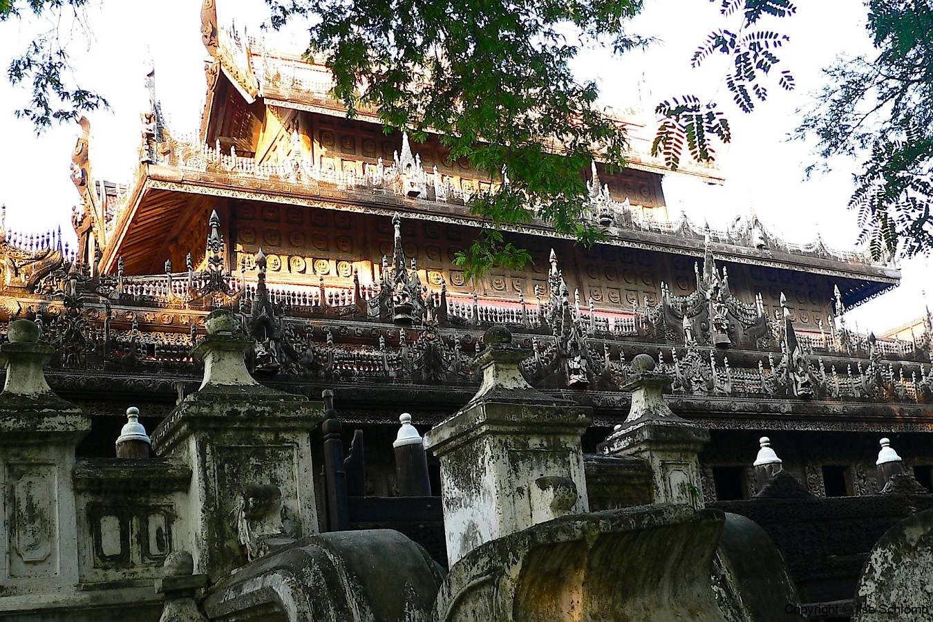 Myanmar, Mandalay, Shwenandaw Kyaung Kloster Goldener Palast