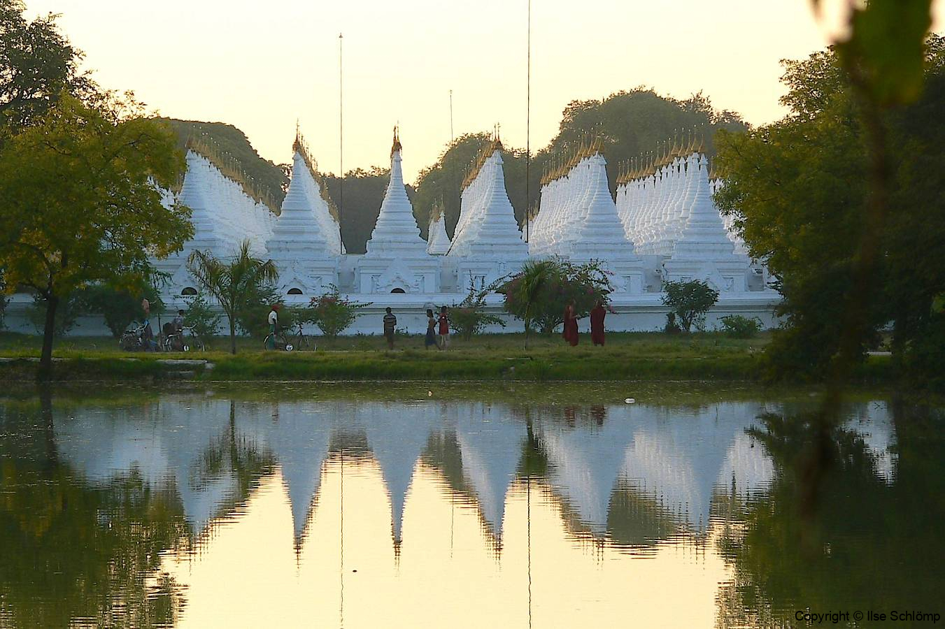 Myanmar, Mandalay, Kuthodaw Pagode