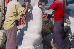 Myanmar, Mandalay,  Straße der Steinmetze, Fertigung von Buddhafiguren aus Marmor