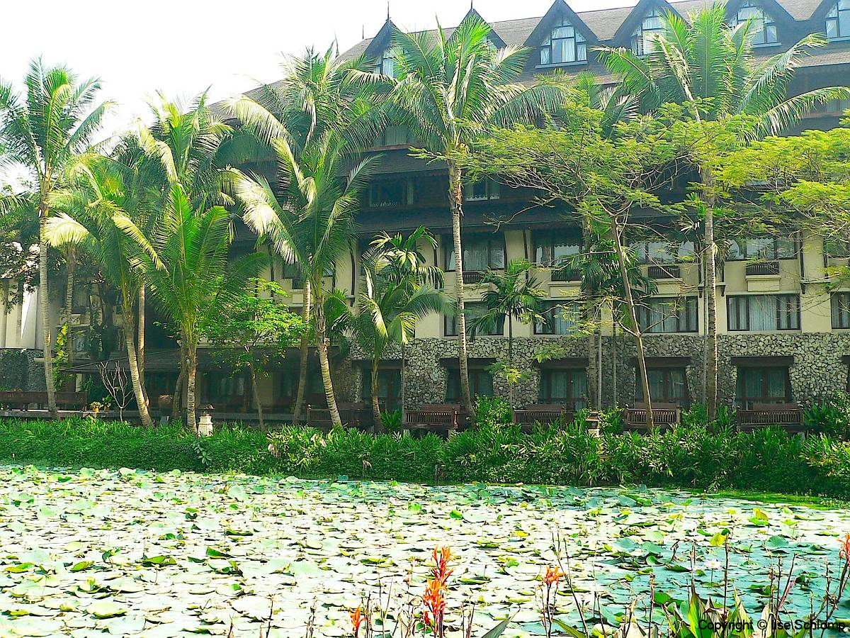 Myanmar, Yangon, Kandawgyi Palace Hotel