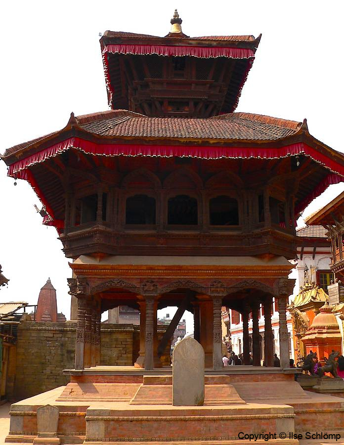 Nepal, Bhaktapur, Durbar Square, Chyasilin Mandap
