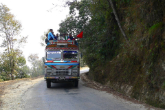 Nepal, Begegnungen unterwegs nach Bungamati, Nepalesischer Bus