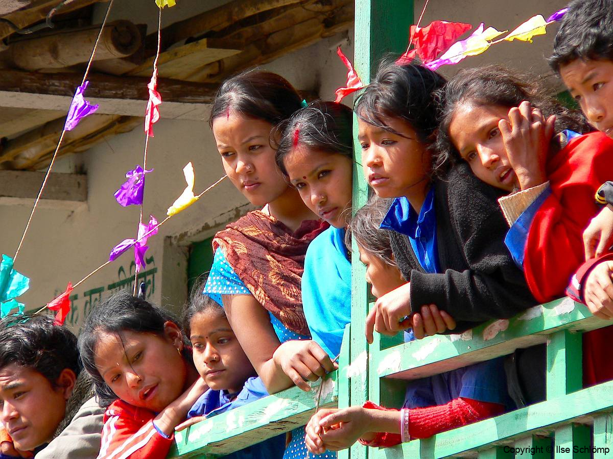 Nepal, Begegnungen unterwegs nach Daman