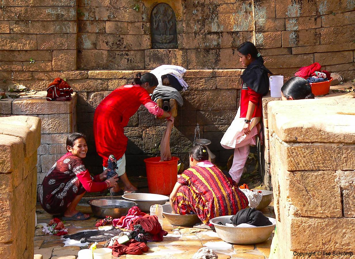 Nepal, Tansen, Öffentlicher Waschplatz