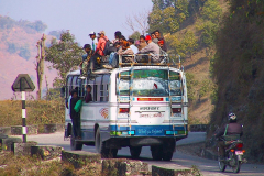 Nepal, Begegnungen unterwegs nach Tansen, Nepalesischer Bus