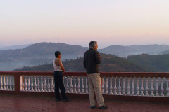 Nepal, Ausblick vom Balthali Village Resort, Klare Sicht bis zum Himalaya in der Abendstimmung