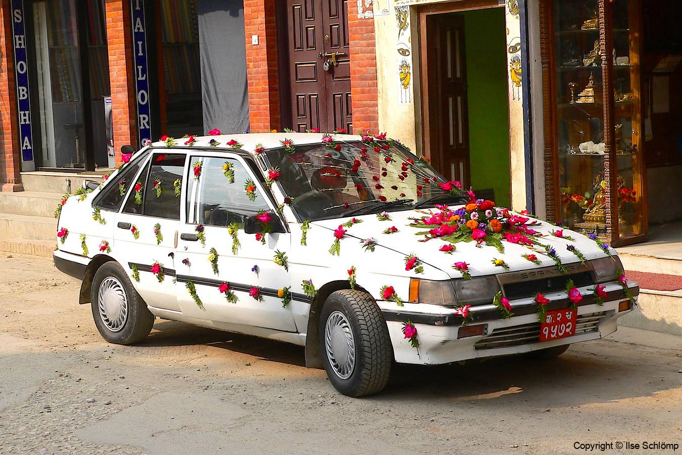 Nepal, Patan, Hochzeitsauto