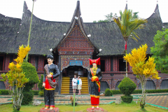Sumatra, Bukittinggi, Museum Rumah Adat Baanjuang