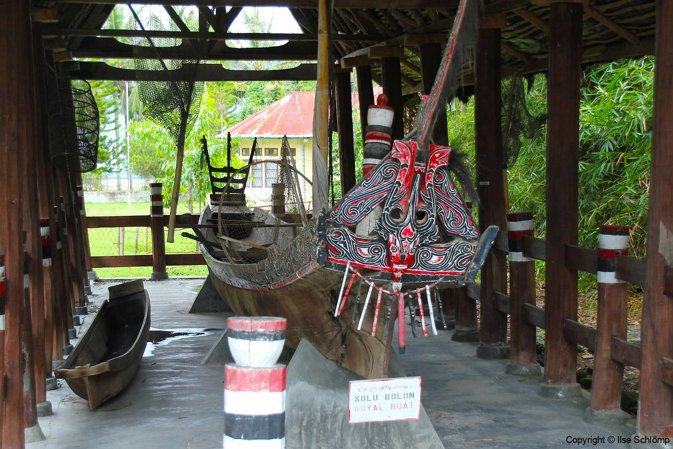 Sumatra, Toba-See, Insel Samosir, Huta Bolon Simanindo Batak Museum, Königsboot
