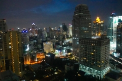 Thailand, Bangkok, Blick aus unserem Hotelfenster auf die Skyline bei Nacht
