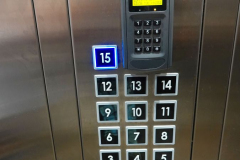 Thailand-Bangkok-Drachentempel-Wat-Samphran-Fahrstuhl-zum-Drachen