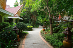 Thailand-Koh-Chang-Santhiya-Tree-Resort-Gartenansicht