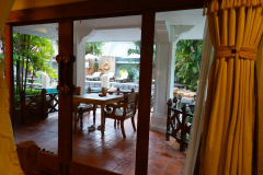 Thailand-Koh-Chang-Santhiya-Tree-Resort-Zimmer-mit-Blick-auf-die-Terrasse