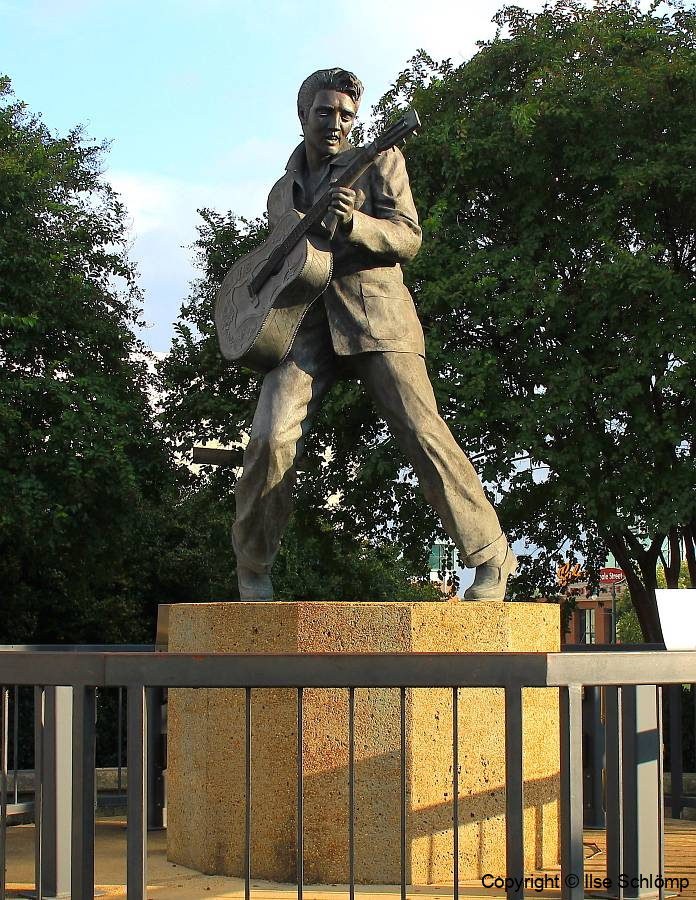 USA, Tennessee, Memphis, Elvis Presley Statue