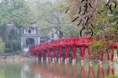 Vietnam, Hanoi, Hoan Kiem See, Die Huc Brücke (Brücke der aufgehenden Sonne)