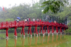 Vietnam, Hanoi, Hoan Kiem See, Die Huc Brücke (Brücke der aufgehenden Sonne)